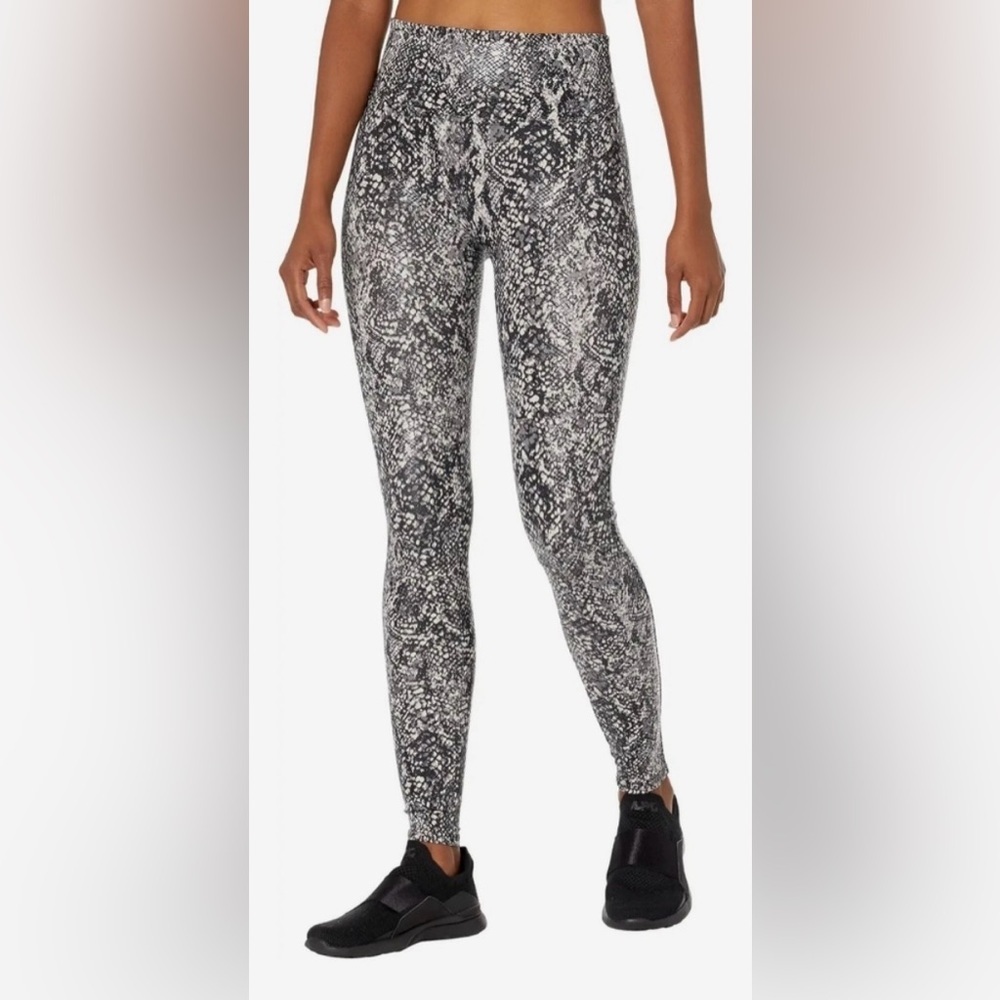 NWT Spanx faux vegan leather gray snake shine legging size Large